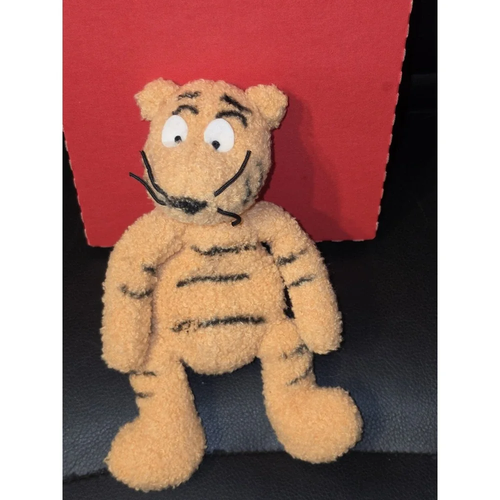 Disney Store Winnie the Pooh Classic Tigger 8